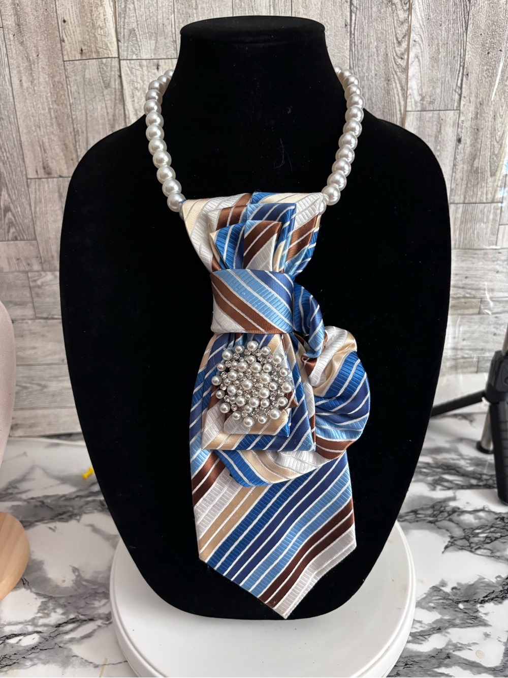 Pearl-Accent Blue Striped Neckpiece with Brooch
